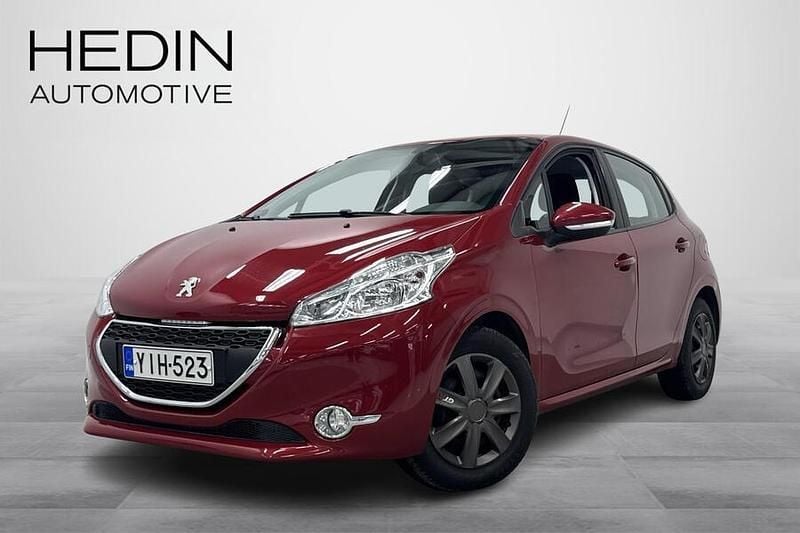 Käytetty Peugeot 208 Active 82 HP (60 kW) 2013 Punainen Viistoperä