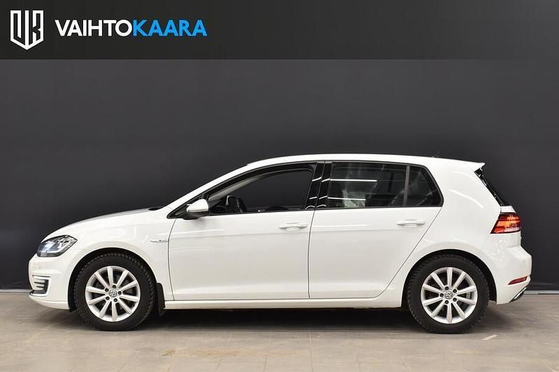 Käytetty VW e-Golf 100 kW (136 HP) 2020 Viistoperä