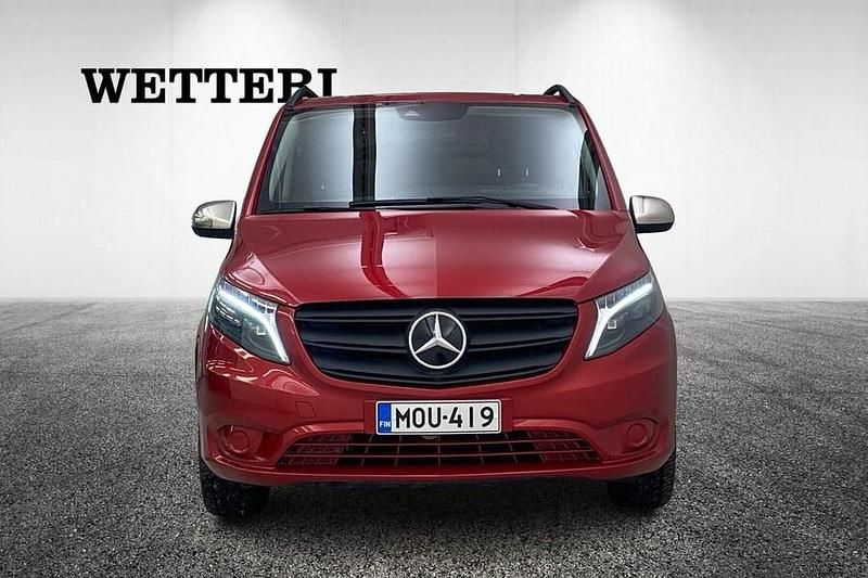 Käytetty Mercedes Vito 163 HP (119 kW) 2023 Punainen Van