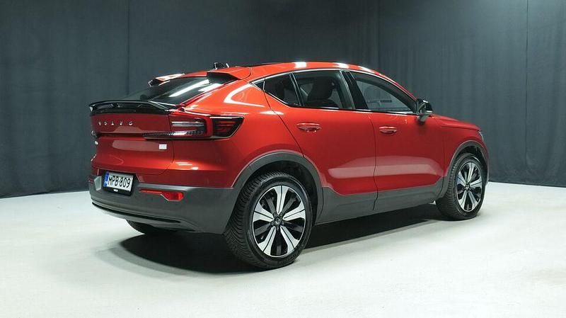 Käytetty Volvo C40 Core 169 kW (231 HP) 2023 Katumaasturi