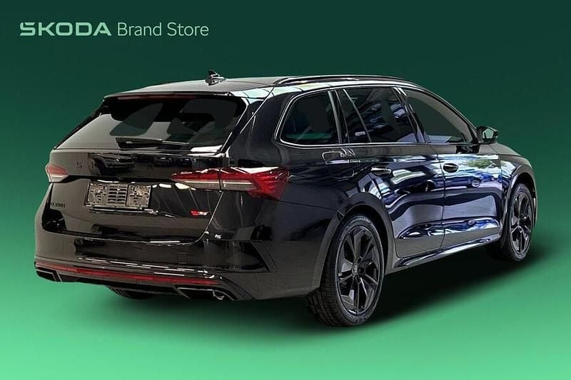 Käytetty Skoda Octavia RS 265 HP (194 kW) 2025 Farmari