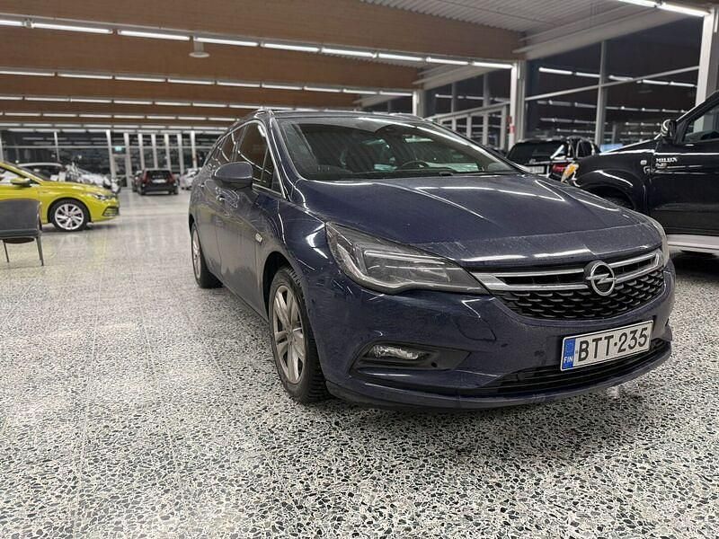 Sininen Käytetty 2016 Opel Astra Innovation Farmari | 11 800 € (Perustarjous) - Kuva 1/4