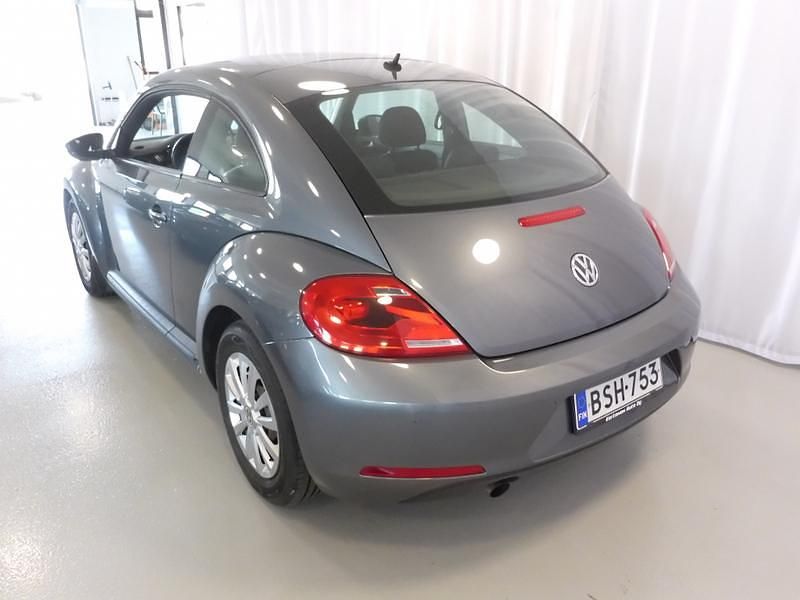 Käytetty VW Beetle 105 HP (77 kW) 2012 Harmaa Viistoperä