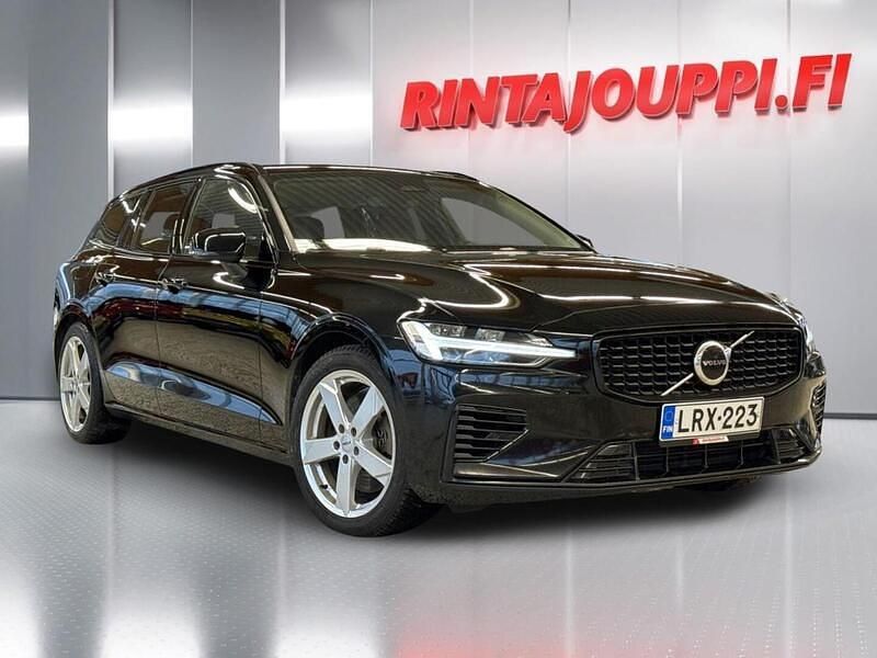 Musta Käytetty 2023 Volvo V60 Plus Farmari | 31 800 € (Supertarjous) - Kuva 1/4