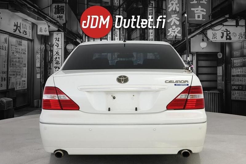 Käytetty Toyota Celsior 294 HP (216 kW) 2001 Sedan