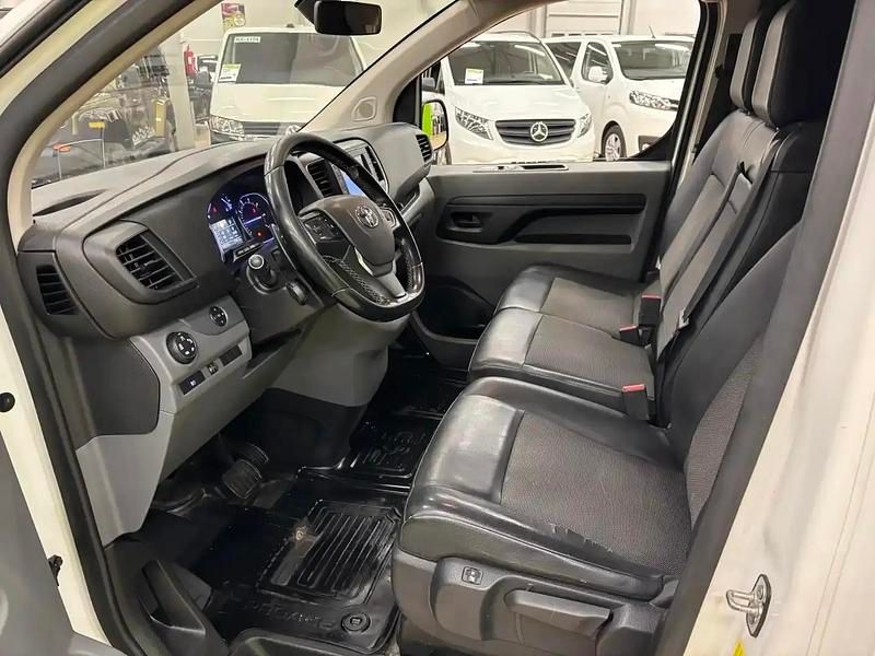 Käytetty Toyota Proace 177 HP (130 kW) 2019 Valkoinen Tila-auto