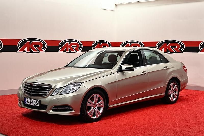 Käytetty Mercedes E250 Business 204 HP (150 kW) 2011 Ruskea Sedan