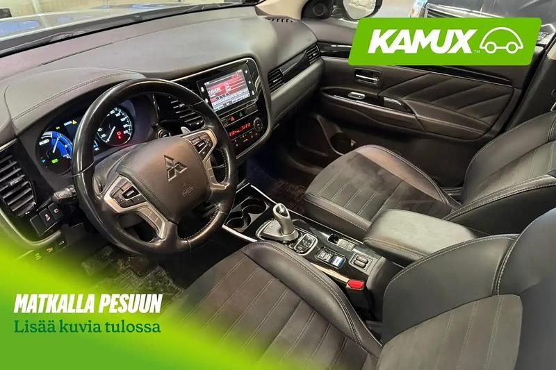 Käytetty Mitsubishi Outlander P-HEV Intense 135 HP (99 kW) 2019 Katumaasturi