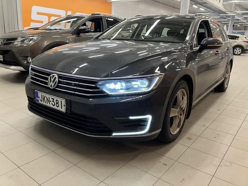 Käytetty 2018 VW Passat GTE Farmari | 13 990 € (Perustarjous) - Kuva 1/3