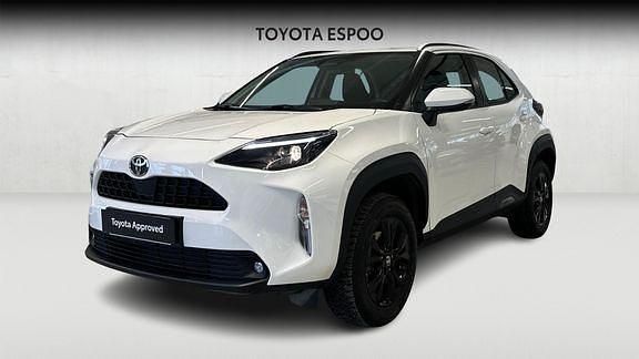 Käytetty Toyota Yaris Cross Active 116 HP (85 kW) 2025 Valkoinen Katumaasturi