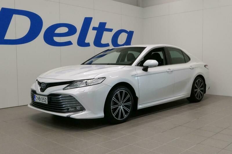 Valkoinen Käytetty 2019 Toyota Camry Style Sedan | 25 970 € (Perustarjous) - Kuva 1/4