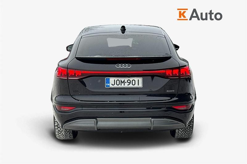 Käytetty Audi Q6 Sportback e-tron S-Line 285 kW (388 HP) 2025 Met. musta Katumaasturi