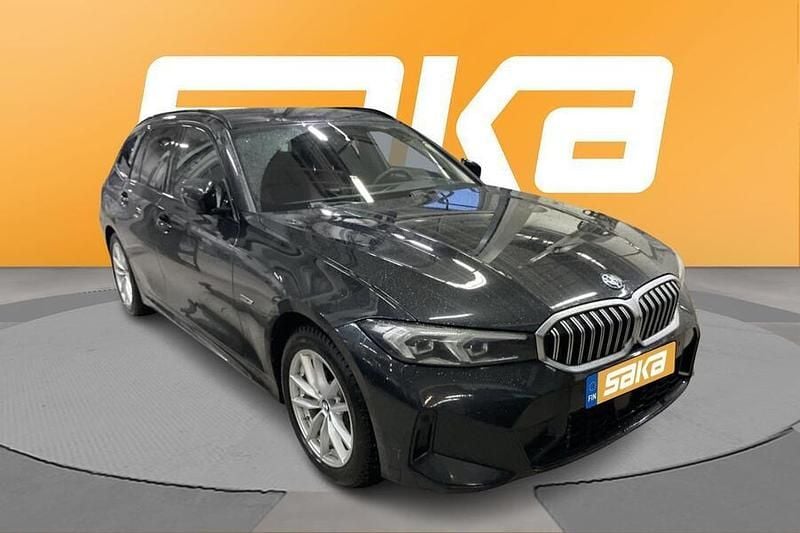 Käytetty 2023 BMW 330e M Sport Farmari | 34 400 € (Perustarjous) - Kuva 1/3