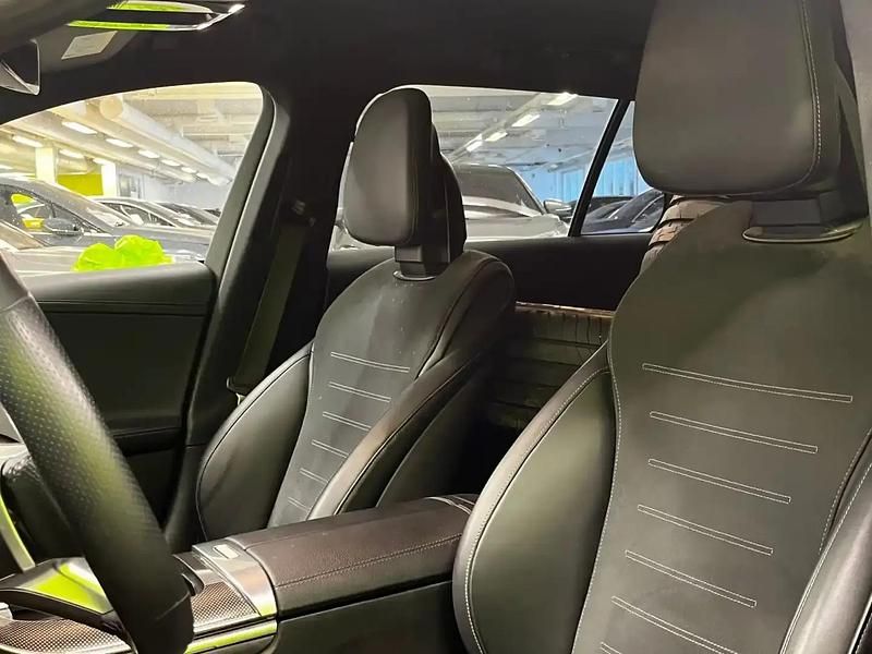 Käytetty Mercedes C300e Business 204 HP (150 kW) 2023 Musta Farmari