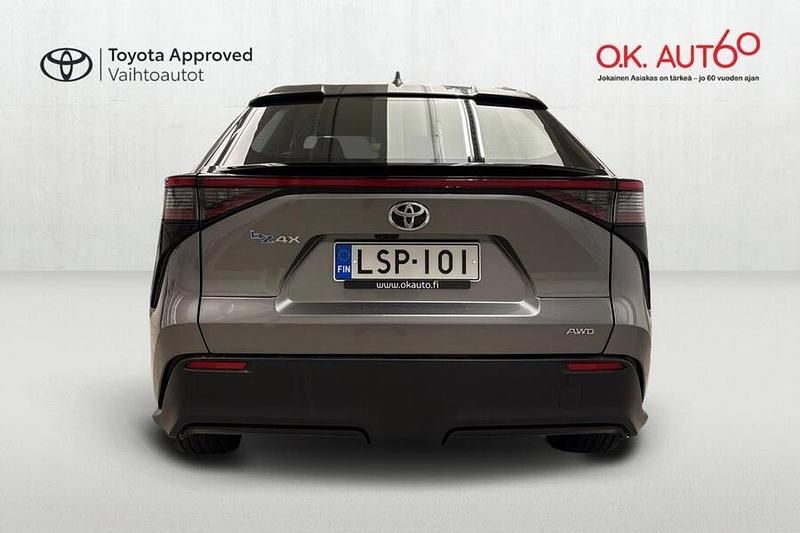 Käytetty Toyota bZ4X Active 160 kW (218 HP) 2023 Katumaasturi