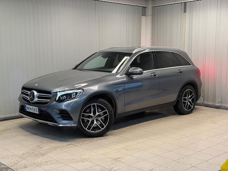 Käytetty Mercedes GLC350 Business 320 HP (235 kW) 2016 Harmaa Katumaasturi