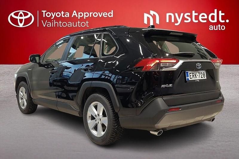Käytetty Toyota RAV4 Hybrid Active 222 HP (163 kW) 2019 Musta Katumaasturi