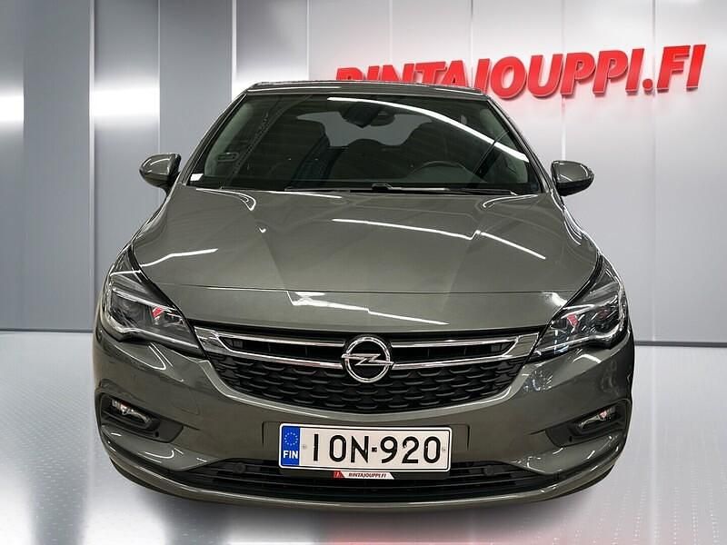 Käytetty Opel Astra Innovation 105 HP (77 kW) 2018 Viistoperä