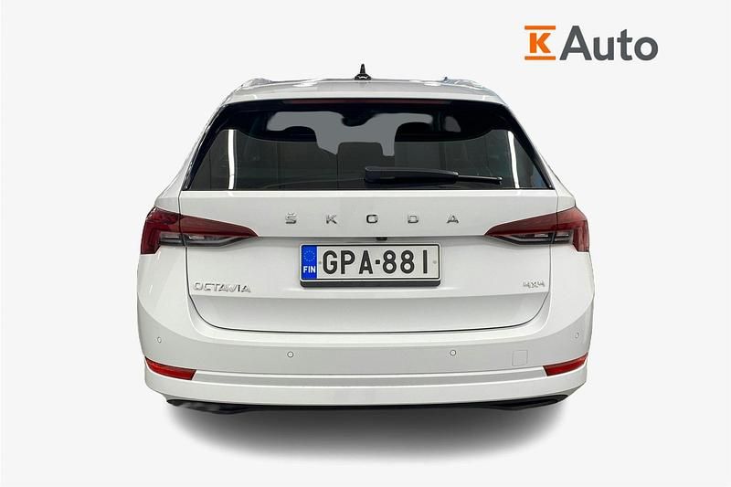 Käytetty Skoda Octavia Style 150 HP (110 kW) 2022 Valkoinen Farmari