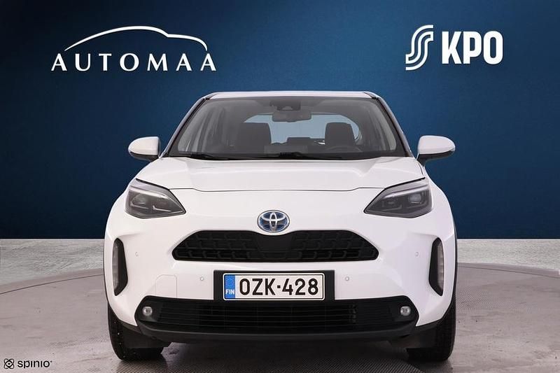 Käytetty Toyota Yaris Cross Active 116 HP (85 kW) 2022 Valkoinen Katumaasturi
