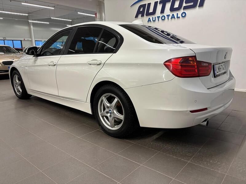 Käytetty BMW 316 Comfort Edition 158 HP (116 kW) 2013 Valkoinen Sedan