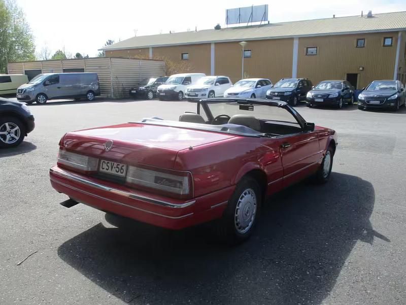 Käytetty Cadillac Allante 173 HP (127 kW) 1987 Punainen Avoauto