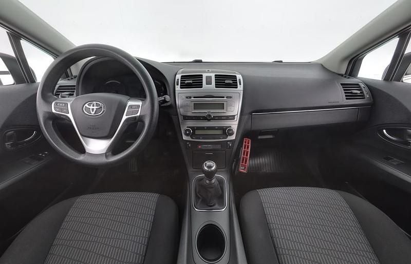 Käytetty Toyota Avensis Edition 132 HP (97 kW) 2015 Harmaa Farmari
