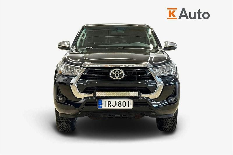 Käytetty Toyota HiLux Active 150 HP (110 kW) 2023 Musta Nouto