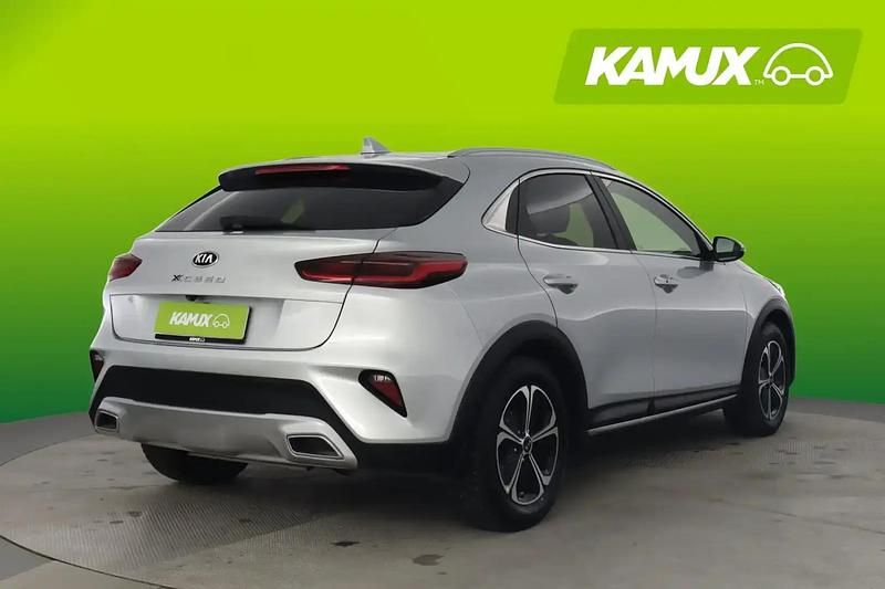 Käytetty Kia XCeed Vision 105 HP (77 kW) 2021 Hopea / harmaa Katumaasturi