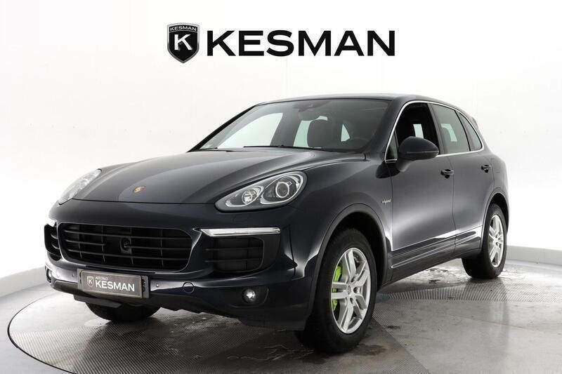 Käytetty 2015 Porsche Cayenne S E-Hybrid Katumaasturi | 54 900 € - Kuva 1/4