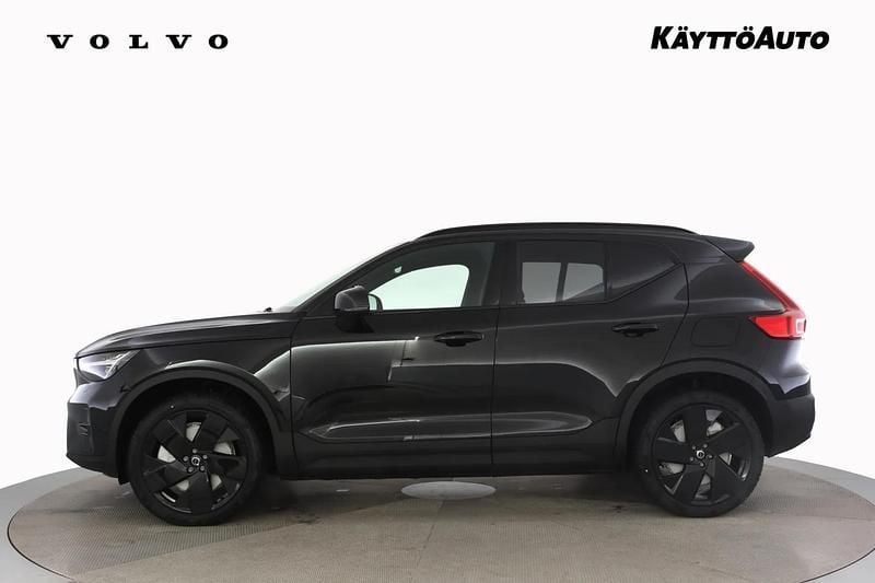 Uusi Volvo EX40 Performance 325 kW (442 HP) 2026 Onyx black met Katumaasturi