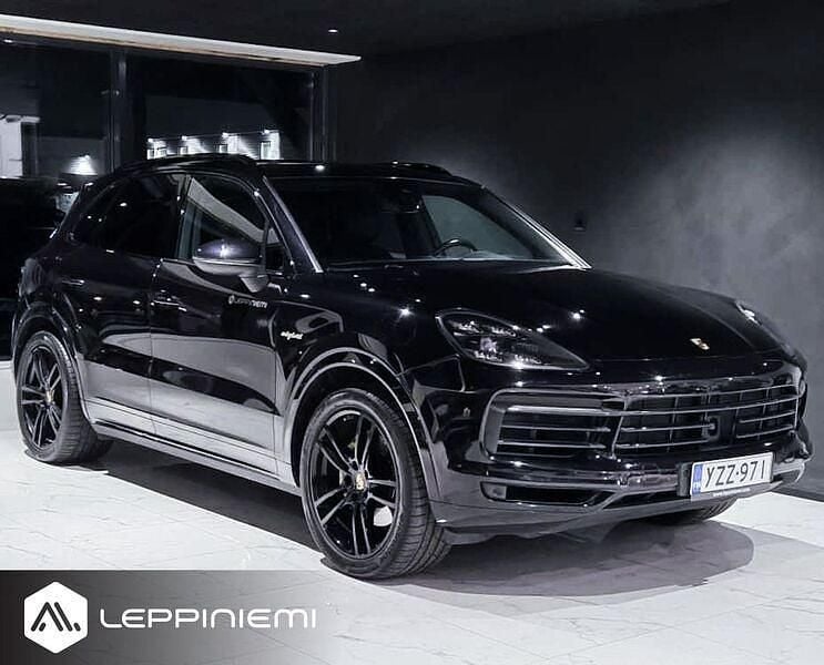 Käytetty Porsche Cayenne Black Edition 340 HP (250 kW) 2018 Katumaasturi
