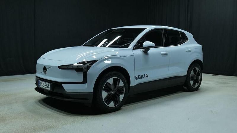 Käytetty Volvo EX30 Core 200 kW (272 HP) 2025 Katumaasturi