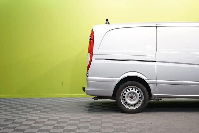 Käytetty Mercedes Vito 163 HP (119 kW) 2013 Hopea / harmaa Van