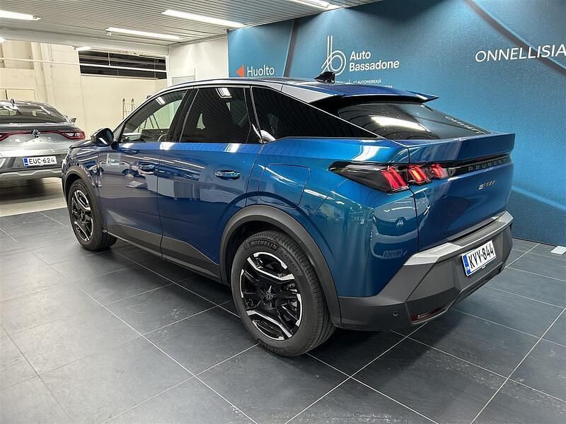 Käytetty Peugeot e-3008 Allure 155 kW (211 HP) 2024 Katumaasturi