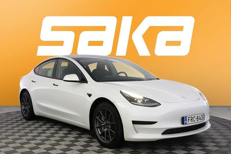 Käytetty 2021 Tesla Model 3 Standard Range Plus Sedan | 20 840 € (Hyvä tarjous) - Kuva 1/3