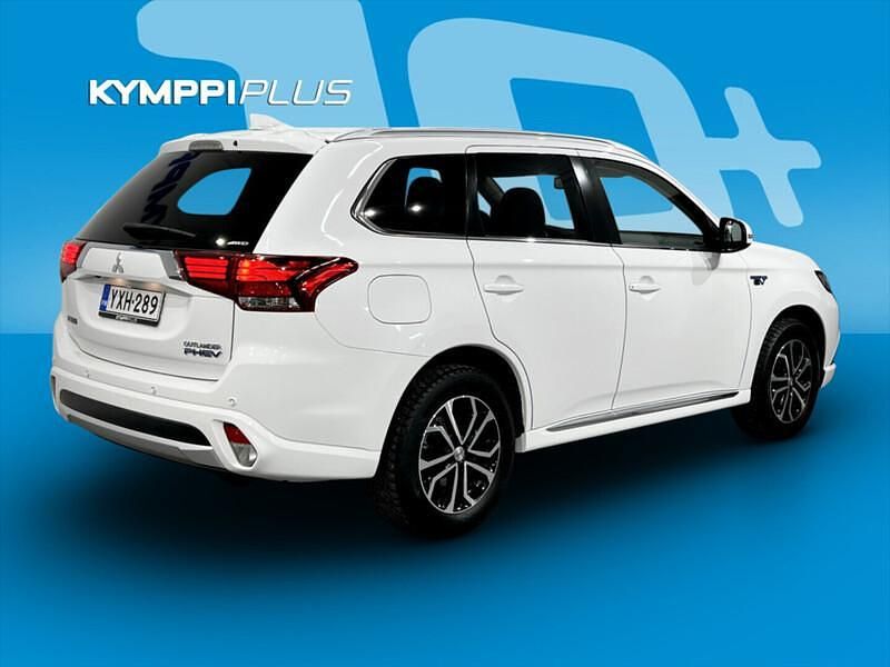 Käytetty Mitsubishi Outlander P-HEV Intense 121 HP (88 kW) 2015 Farmari