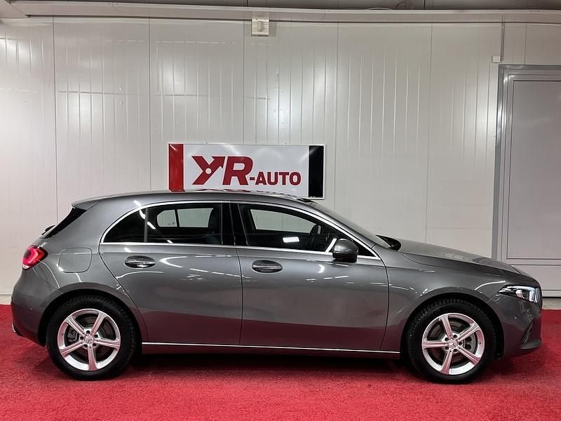 Käytetty Mercedes A250 Business 160 HP (117 kW) 2023 Viistoperä
