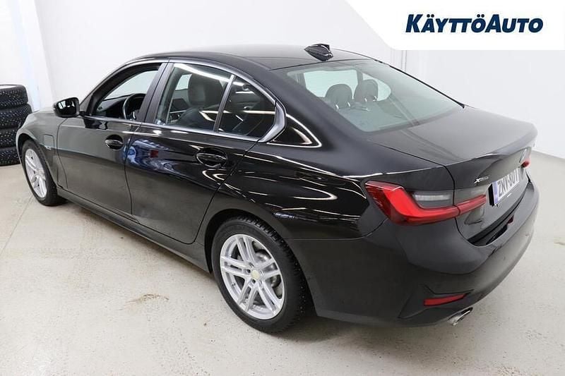Käytetty BMW 330e Comfort Edition 292 HP (214 kW) 2022 Musta Sedan