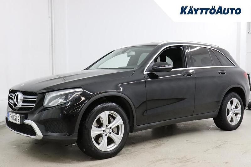 Käytetty Mercedes GLC250 Business 204 HP (150 kW) 2016 Musta Katumaasturi