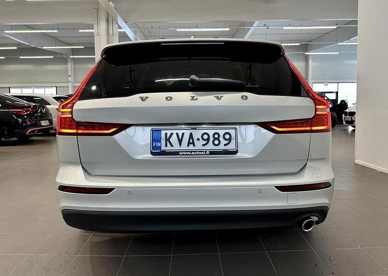 Käytetty Volvo V60 Momentum 150 HP (110 kW) 2019 Valkoinen Farmari