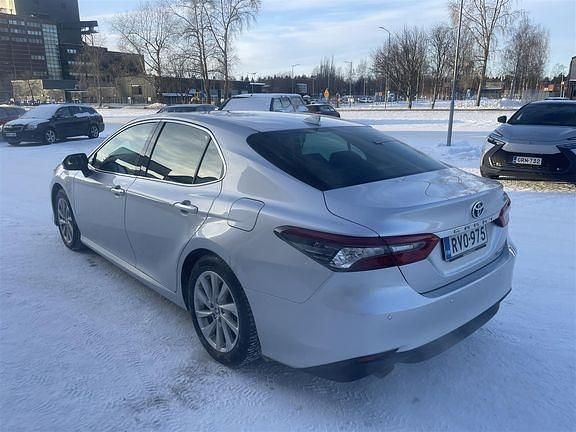 Käytetty Toyota Camry Style 218 HP (160 kW) 2023 Hopea Sedan