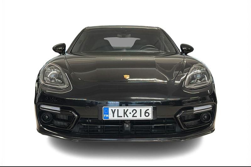 Käytetty Porsche Panamera Turbo S 691 HP (508 kW) 2022 Musta Sedan