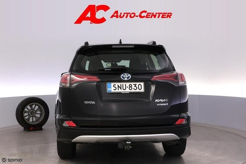 Käytetty Toyota RAV4 Hybrid Active 155 HP (114 kW) 2016 Musta Katumaasturi