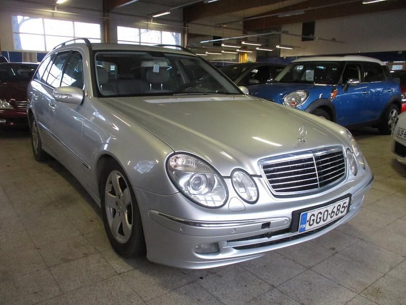 Harmaa Käytetty 2005 Mercedes E280 Avantgarde Farmari | 5 980 € - Kuva 1/4