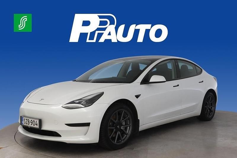 Valkoinen Käytetty 2021 Tesla Model 3 Standard Range Plus Sedan | 26 480 € (Perustarjous) - Kuva 1/4