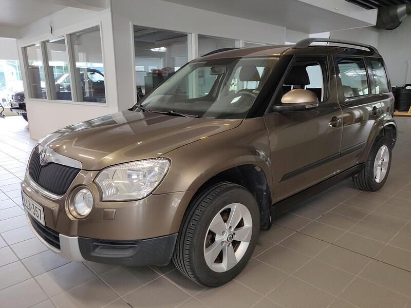 Ruskea Käytetty 2013 Skoda Yeti Active Katumaasturi | 6 990 € (Hyvä tarjous) - Kuva 1/4
