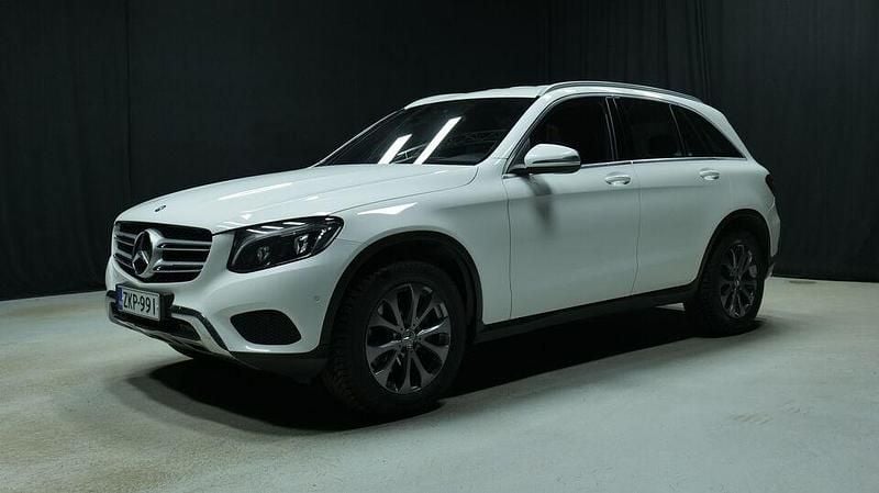 Käytetty Mercedes GLC250 Business 204 HP (150 kW) 2016 Valkoinen Katumaasturi