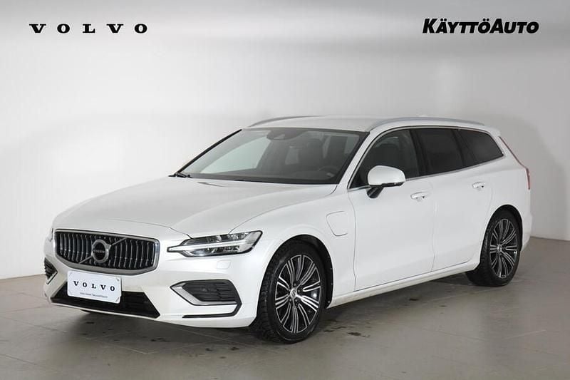 Crystal white met. Käytetty 2022 Volvo V60 Inscription Farmari | 36 900 € (Kallis) - Kuva 1/1