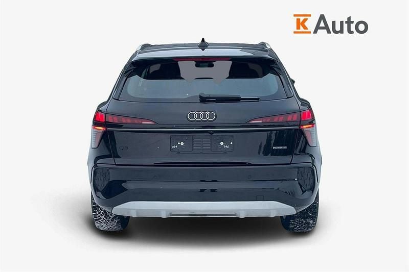 Uusi Audi Q3 201 HP (147 kW) 2026 Musta Katumaasturi